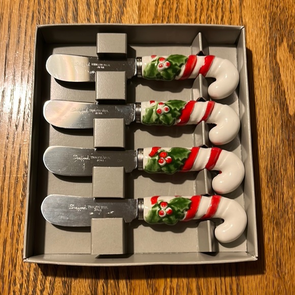 Vintage Shafford Spreaders 4 with Ceramic Candy Cane Handles - Picture 2 of 5